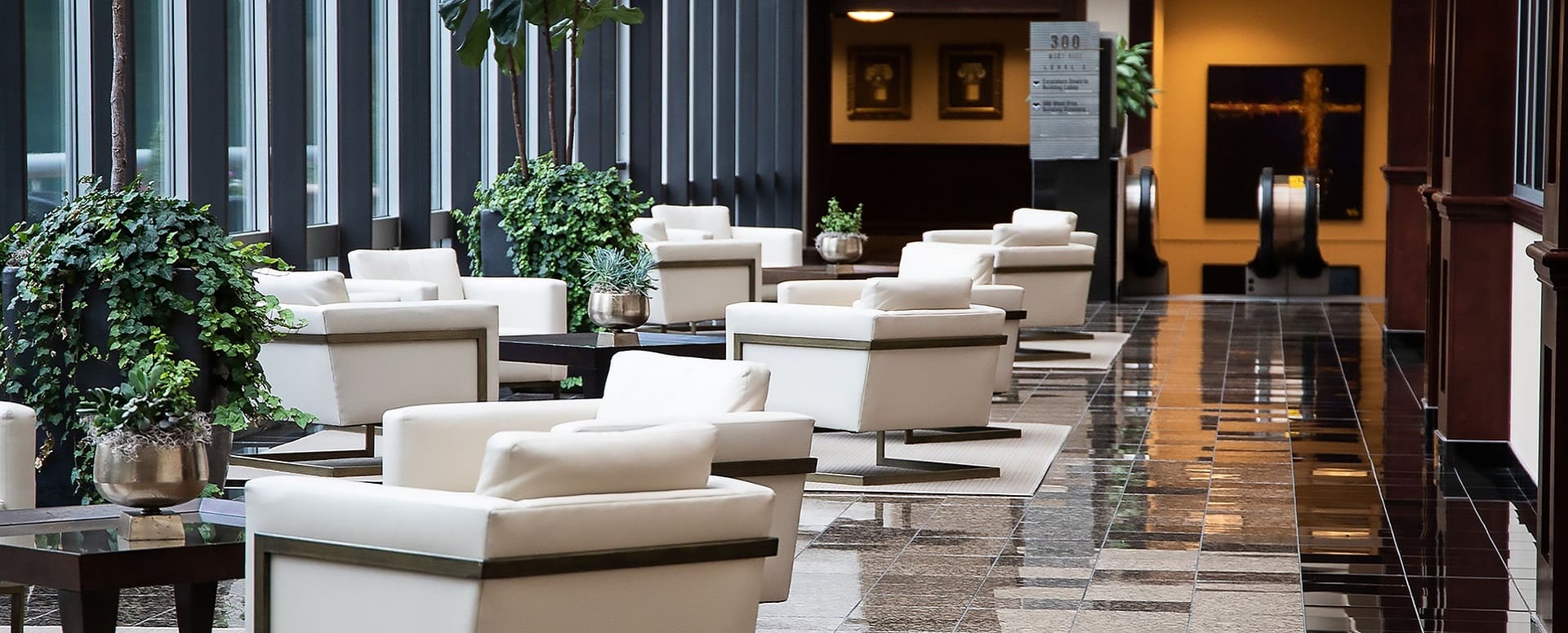 Lobby reinigen und Zimmerreinigung Hotelreinigung Hamburg